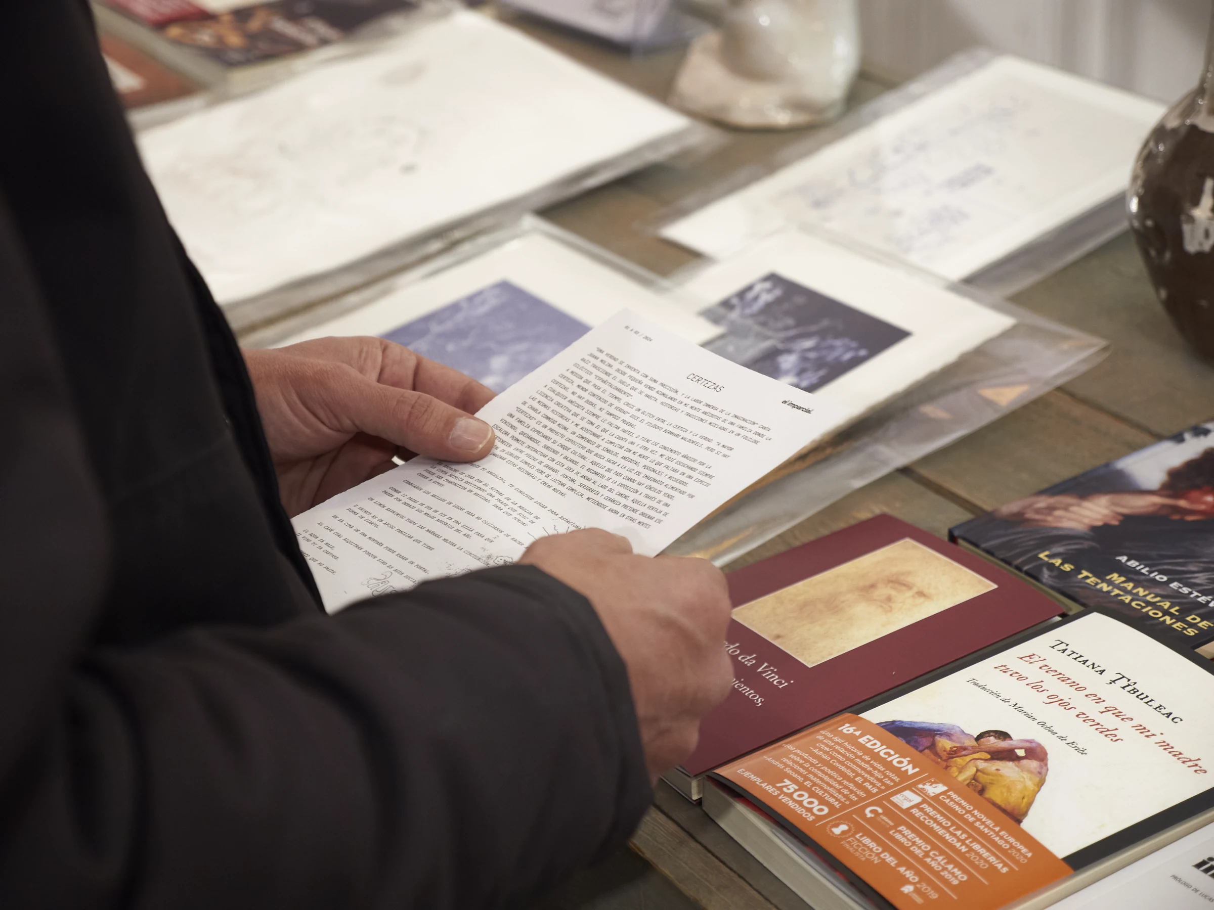 Publicación y material de archivo en consulta