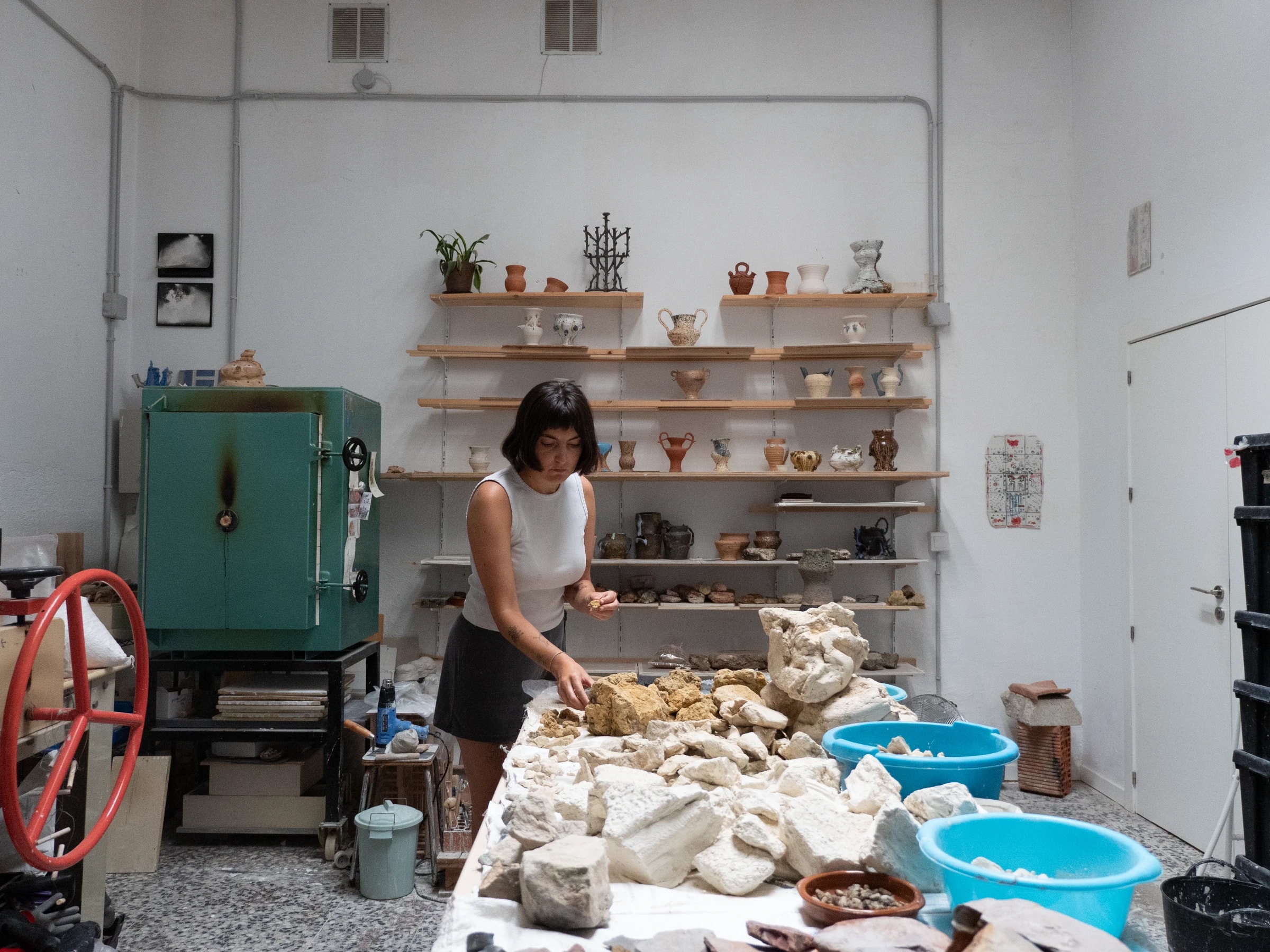 Retrato de Brenda Ranieri en su estudio de Carabanchel